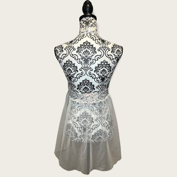 Victoria’s Secret Lace and Tulle Halter Chemise Size M - Picture 2 of 8